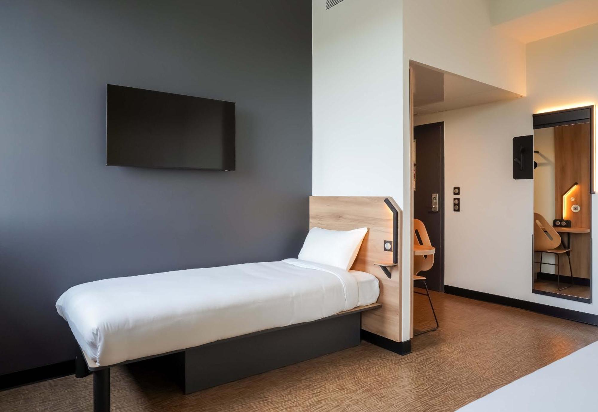 B&B Hotel Paris Porte D'Orleans Монруж Екстериор снимка