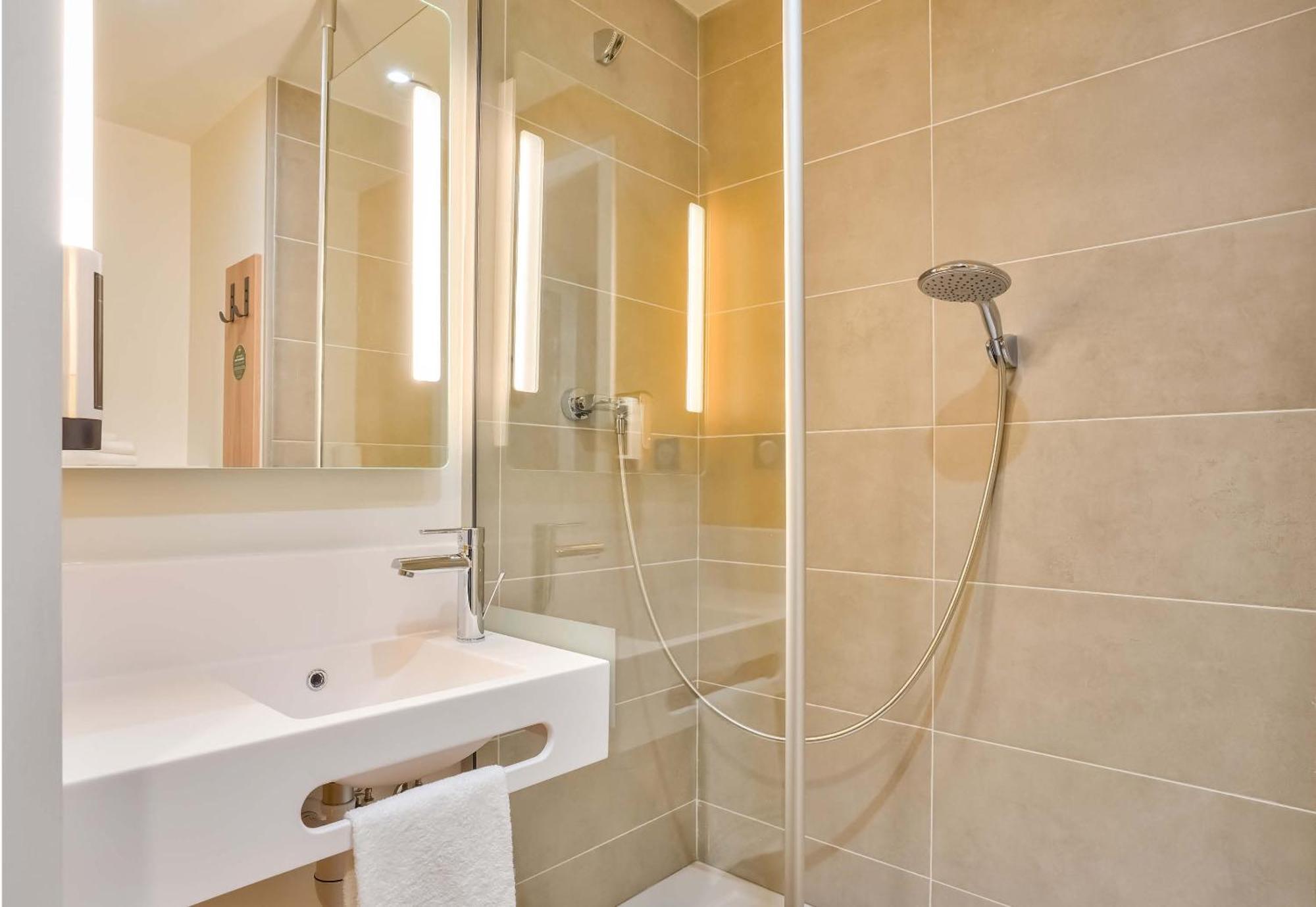 B&B Hotel Paris Porte D'Orleans Монруж Екстериор снимка