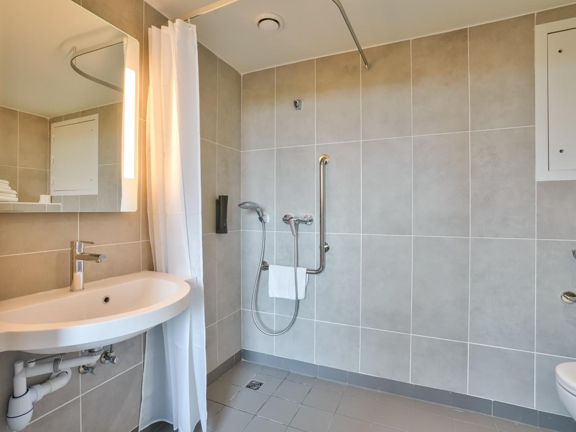 B&B Hotel Paris Porte D'Orleans Монруж Екстериор снимка